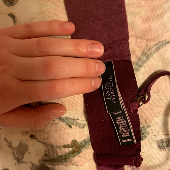 2 Push-up Bras, 32B & 32C - Picture 6 of 7